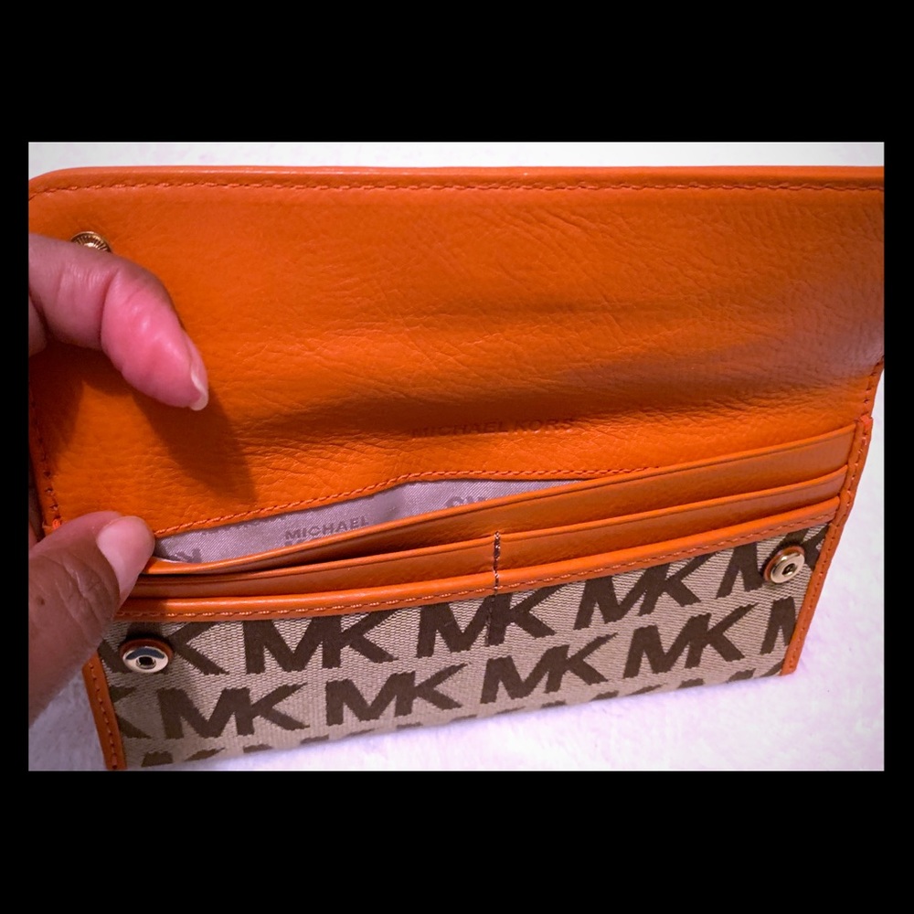 Michael Kors purse and wallet set